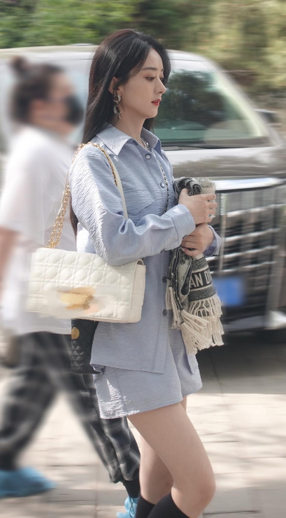 Vẫn giữ được nhan sắc cực phẩm, Triệu Lệ Dĩnh lộ nét u buồn sau biến cố hôn nhân. Vẫn giữ được nhan sắc cực phẩm, Triệu Lệ Dĩnh lộ nét u buồn sau biến cố hôn nhân.