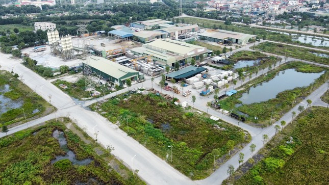 Trạm trộn bê tông, nhà xưởng mọc trái phép trong dự án khu đô thị Thanh Hà A, B - Cienco 5.