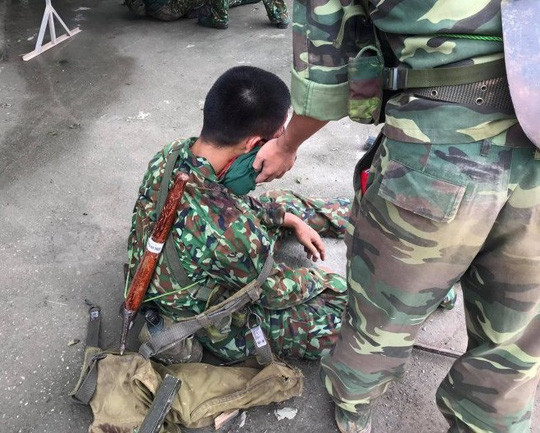 Xe quân sự bị lật ở Quốc Oai, hàng chục chiến sĩ bị thương ảnh 3