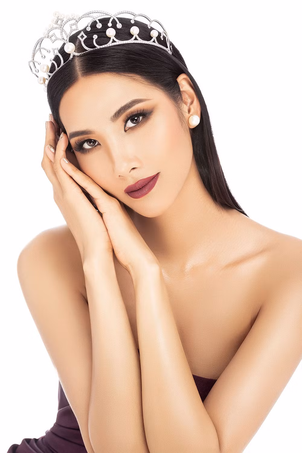 Hoàng Thuỳ nói gì khi chính thức là đại diện Việt Nam thi Miss Universe 2019? ảnh 2