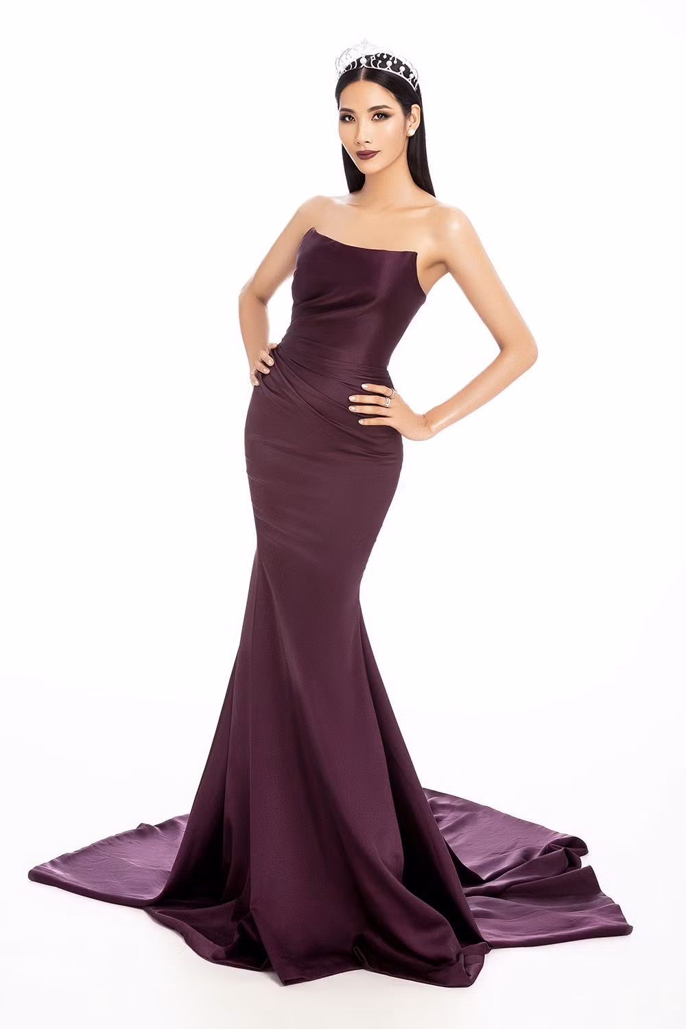 Hoàng Thuỳ nói gì khi chính thức là đại diện Việt Nam thi Miss Universe 2019? ảnh 4