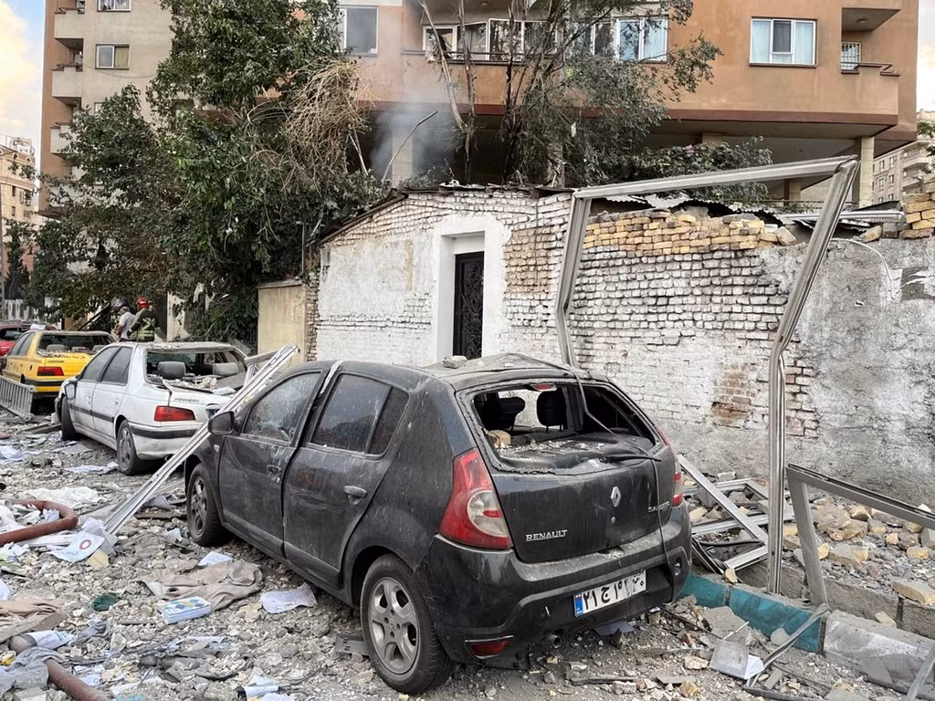 Hình ảnh hiện trường ở Iran sau loạt tấn công của Israel. (Ảnh: Getty)