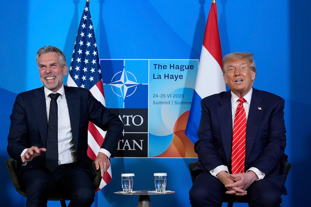 Tổng thống Mỹ Donald Trump trong cuộc gặp Thủ tướng Hà Lan Dick Schoof bên lề thượng đỉnh NATO tại La Haye ngày 25/6. (Ảnh: AP)
