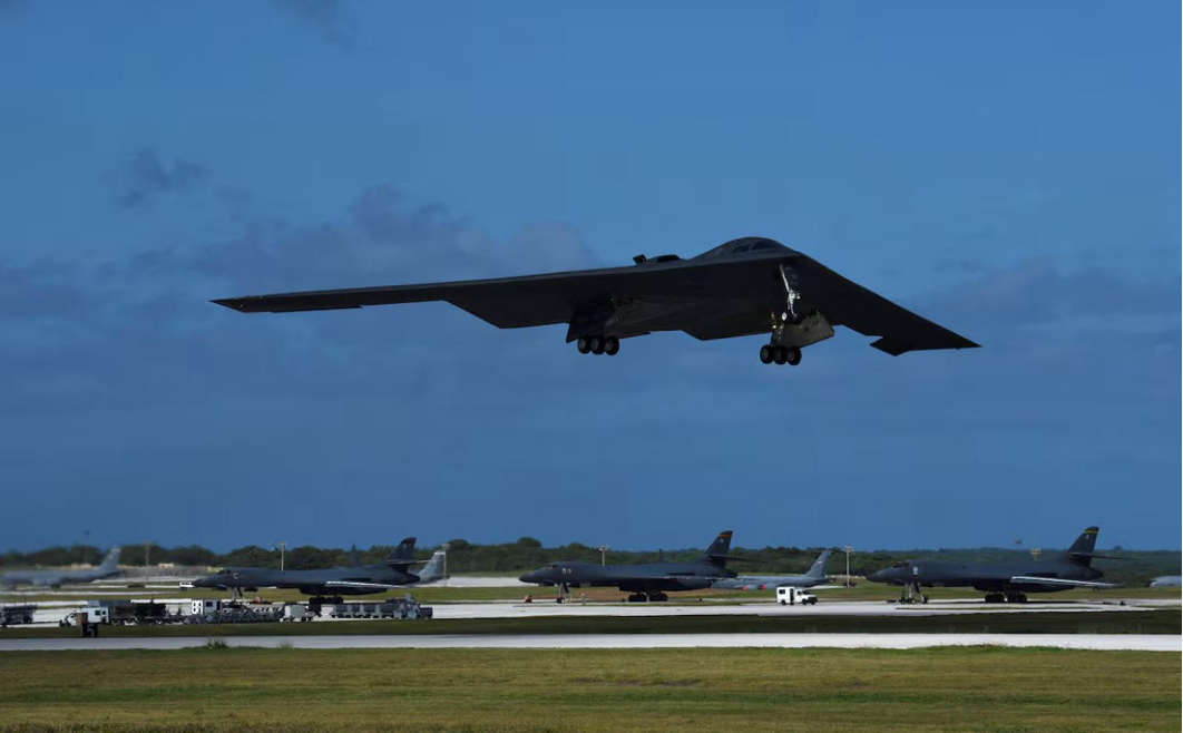 Một chiếc B-2 của Không quân Mỹ. (Ảnh: Reuters) Một chiếc B-2 của Không quân Mỹ. (Ảnh: Reuters)