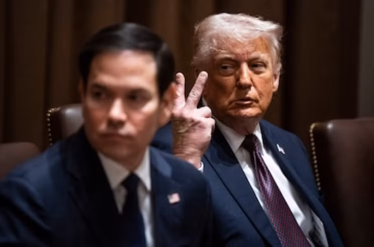 Tổng thống Mỹ Donald Trump và Ngoại trưởng Marco Rubio trong một cuộc họp nội các vào tháng 3. (Ảnh: Washington Post)