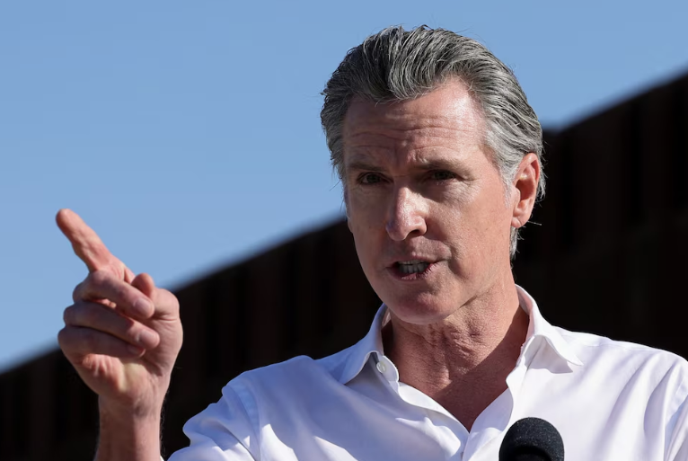 Thống đốc bang California Gavin Newsom. Thống đốc bang California Gavin Newsom.