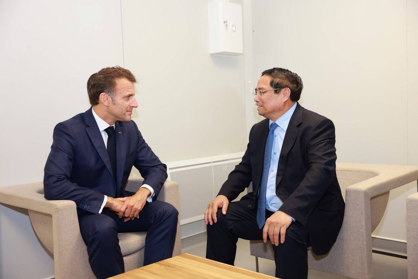 Thủ tướng Phạm Minh Chính trong cuộc hội kiến Tổng thống Pháp Emmanuel Macron. Ảnh: VGP