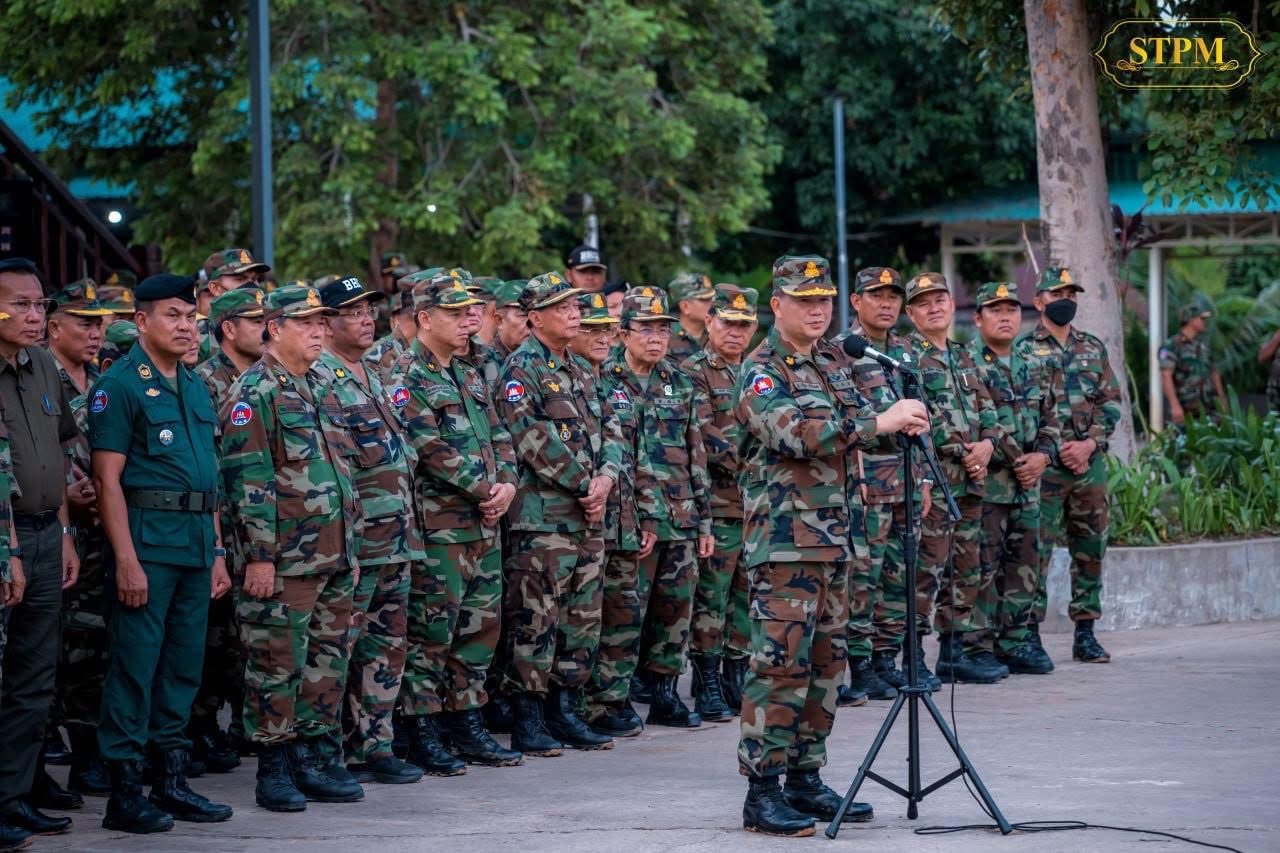 Hình ảnh lực lượng tuyến đầu ở Preah Vihear đón Thủ tướng Campuchia Hun Manet đến thăm. (Nguồn: Fb)