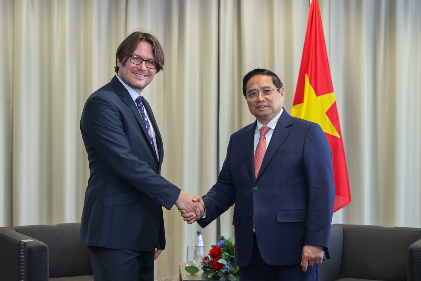 Thủ tướng Phạm Minh Chính tiếp lãnh đạo Tập đoàn Bolt. Ảnh: VGP