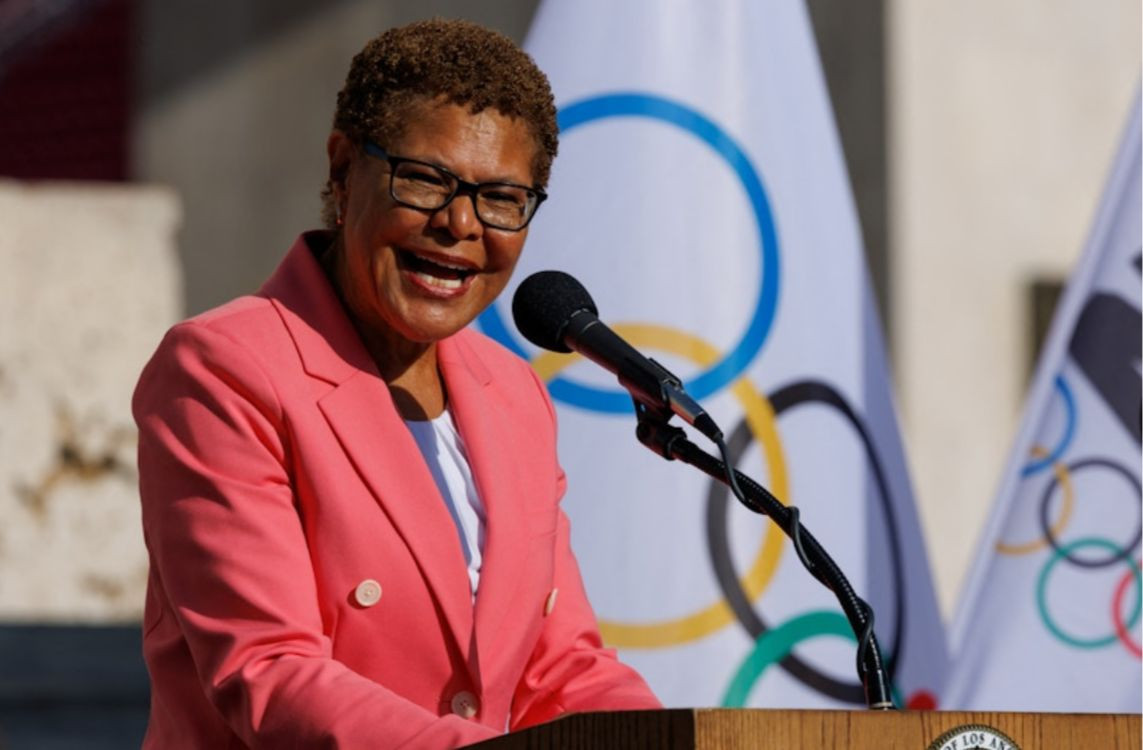 Thị trưởng Los Angeles Karen Bass. (Ảnh: Reuters) Thị trưởng Los Angeles Karen Bass. (Ảnh: Reuters)