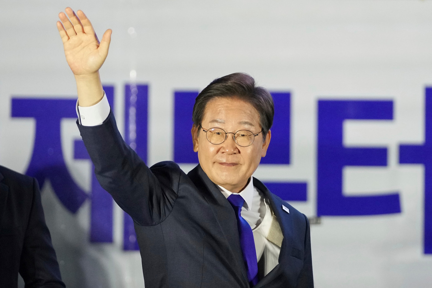 Ông Lee Jae-myung giành chiến thắng trong cuộc bầu cử ngày 3/6 để trở thành tổng thống tiếp theo của Hàn Quốc. (Ảnh: AP) Ông Lee Jae-myung giành chiến thắng trong cuộc bầu cử ngày 3/6 để trở thành tổng thống tiếp theo của Hàn Quốc. (Ảnh: AP)