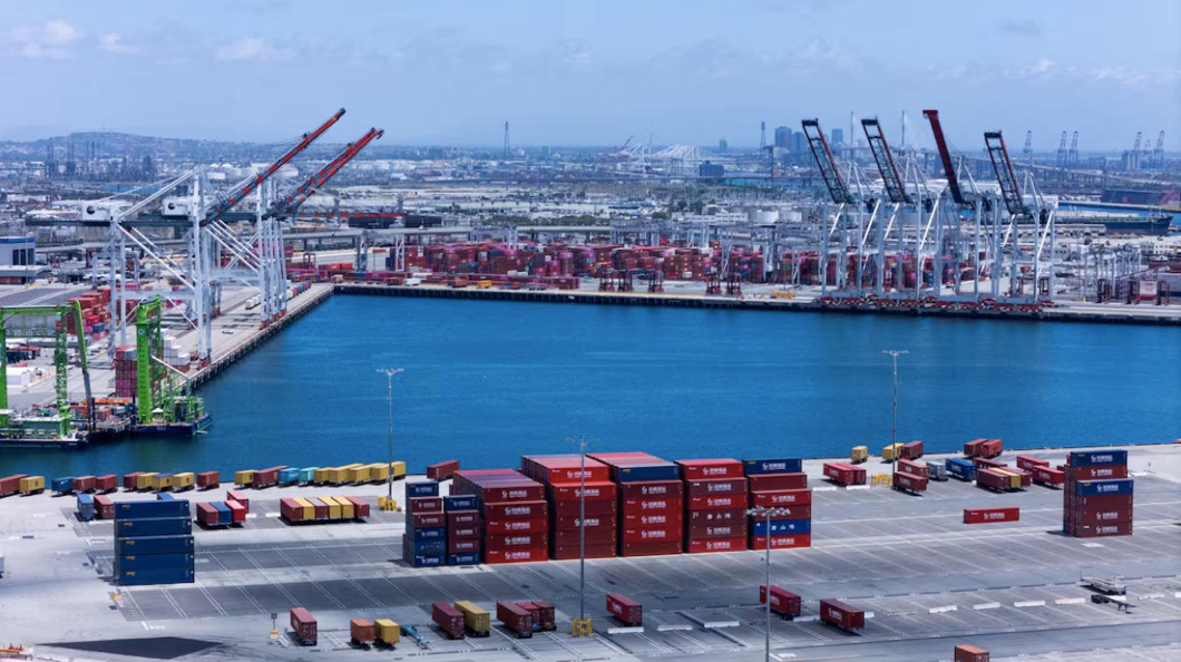 Một cảng hàng hoá ở Los Angeles, Mỹ. (Ảnh: Reuters) Một cảng hàng hoá ở Los Angeles, Mỹ. (Ảnh: Reuters)