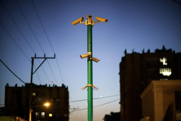 Các camera giám sát ở miền trung Iran. (Ảnh: AP)