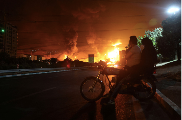 Một đám cháy ở Tehran sau cuộc tấn công của Israel. (Ảnh: WANA) Một đám cháy ở Tehran sau cuộc tấn công của Israel. (Ảnh: WANA)