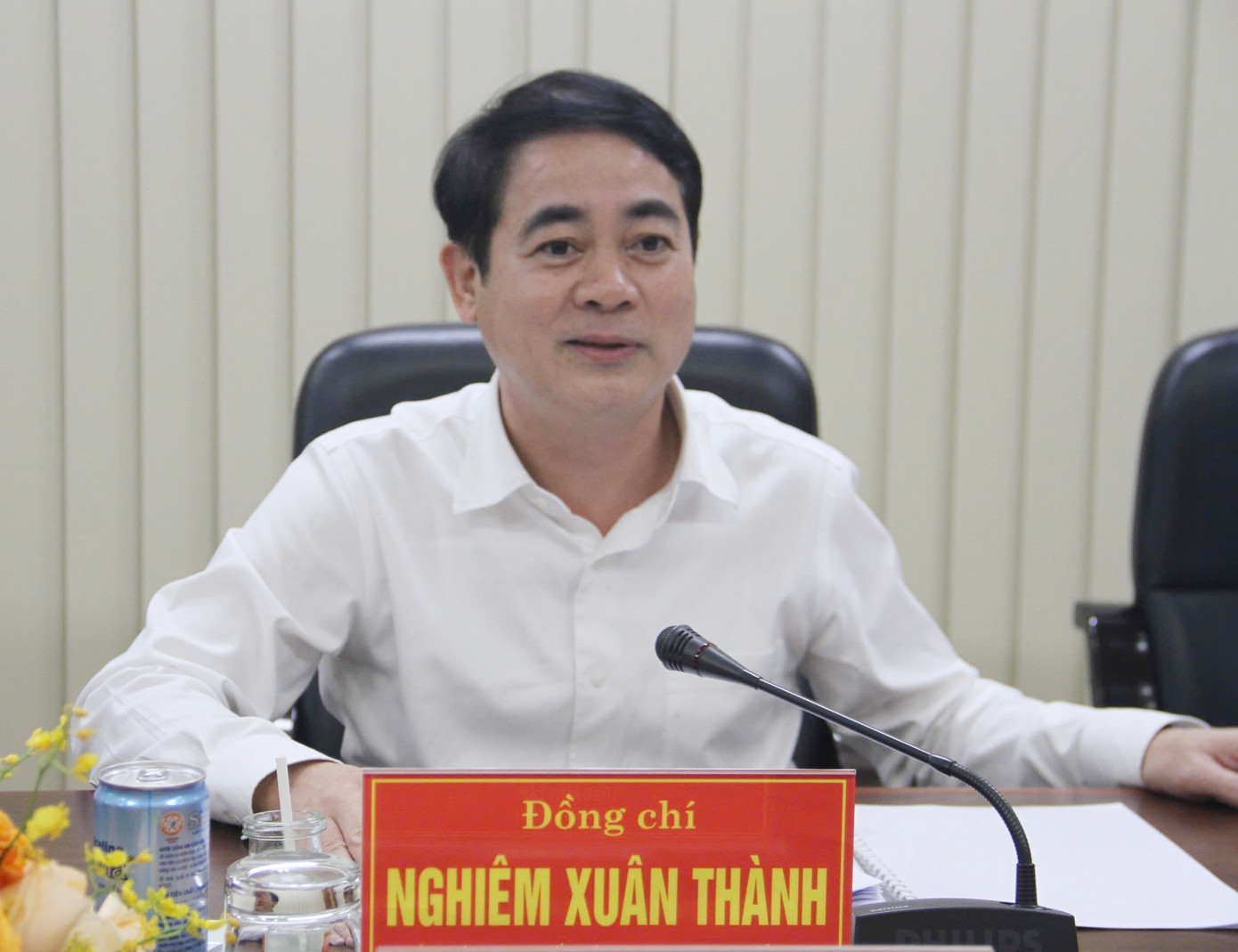 Bí thư Tỉnh ủy Khánh Hòa Nghiêm Xuân Thành phát biểu tại buổi làm việc.