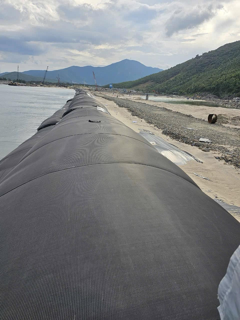 Loại ống geotub công nghệ Mỹ đang được sử dụng tại một số dự án