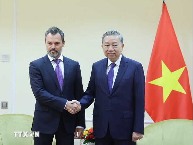 Tổng Bí thư Tô Lâm tiếp lãnh đạo Công ty Positive Technologies. Ảnh: TTXVN Tổng Bí thư Tô Lâm tiếp lãnh đạo Công ty Positive Technologies. Ảnh: TTXVN