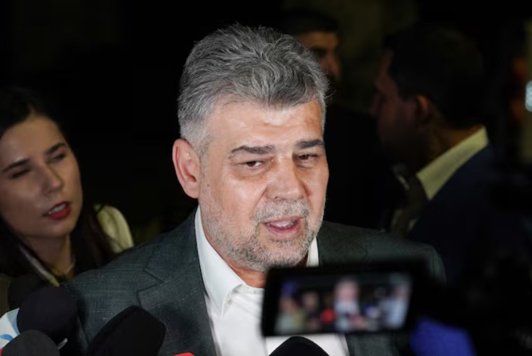 Thủ tướng Romania Marcel Ciolacu phát biểu với báo chí ngày 4/5. (Ảnh: Reuters)