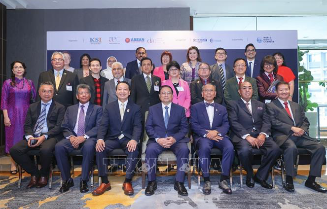 Thủ tướng Phạm Minh Chính và các đại biểu tham dự Diễn đàn lãnh đạo và đối tác ASEAN. Ảnh: TTXVN.