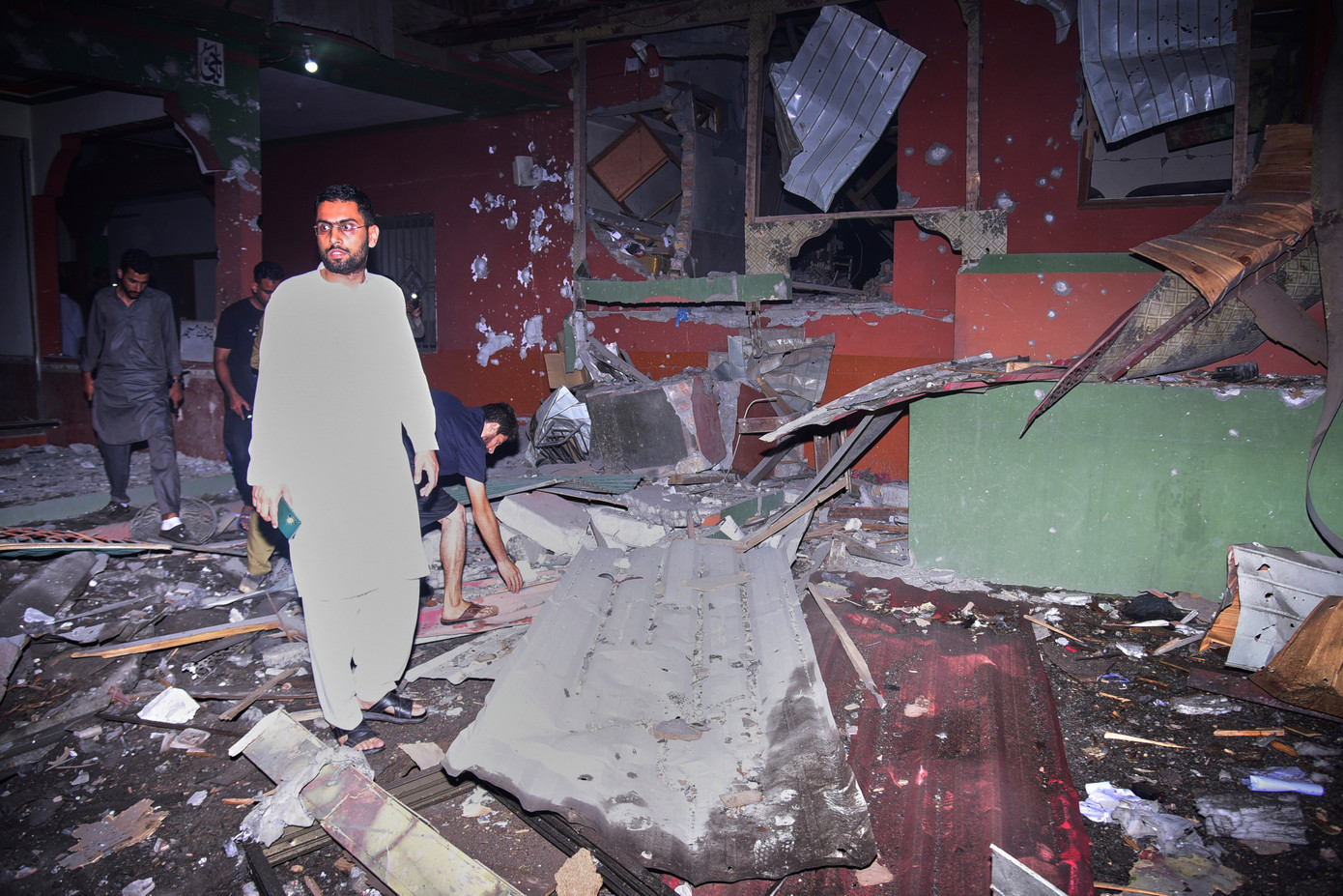 Một địa điểm bị tấn công ở Kashmir. (Ảnh: AP) Một địa điểm bị tấn công ở Kashmir. (Ảnh: AP)