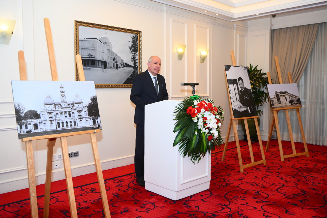 Tổng thống Hungary Sulyok Tamas phát biểu tại triển lãm. Ảnh: Nhật Minh Tổng thống Hungary Sulyok Tamas phát biểu tại triển lãm. Ảnh: Nhật Minh