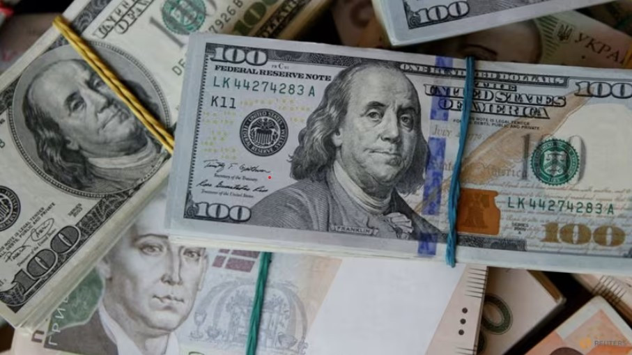 Hình ảnh đồng đô la Mỹ, euro và hryvnia. (Ảnh: Reuters)