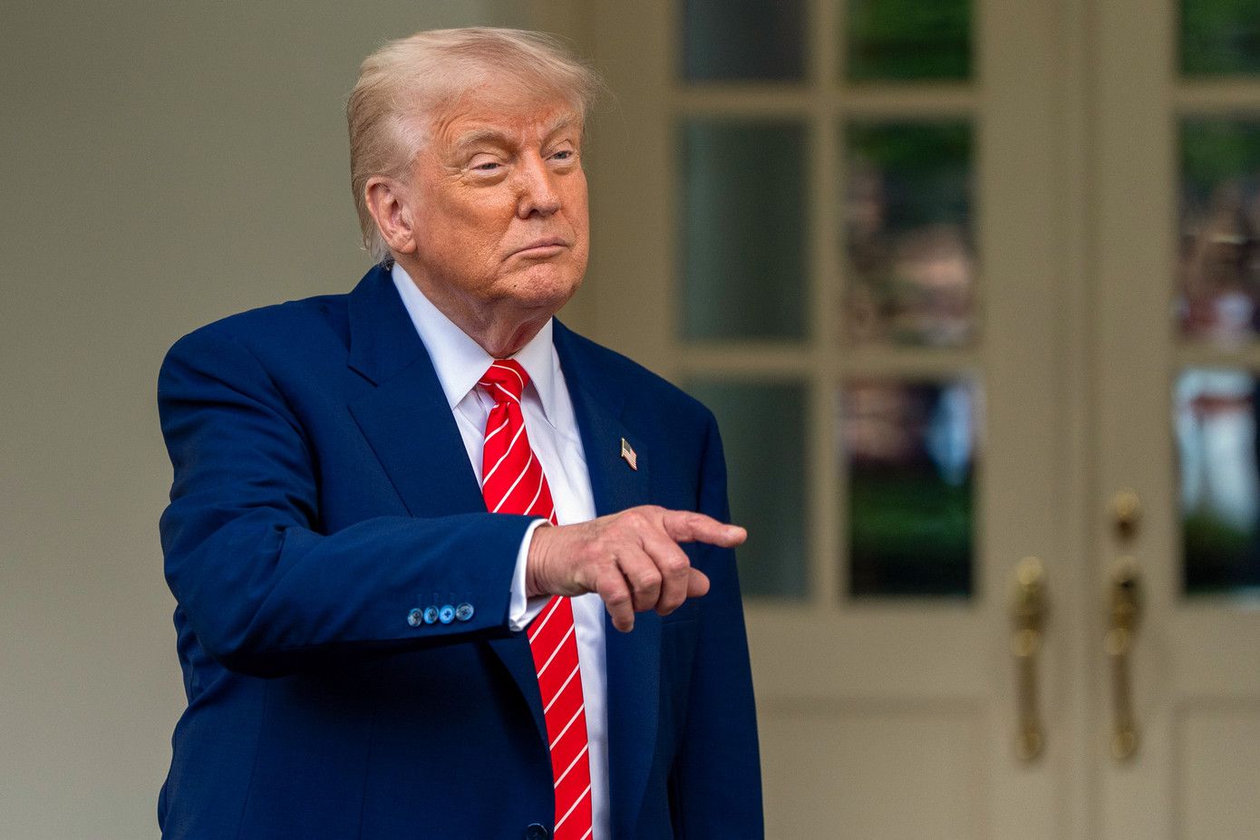 Tổng thống Mỹ Donald Trump phát biểu với báo chí trước Nhà Trắng, ngày 8/5. (Ảnh: AP) Tổng thống Mỹ Donald Trump phát biểu với báo chí trước Nhà Trắng, ngày 8/5. (Ảnh: AP)