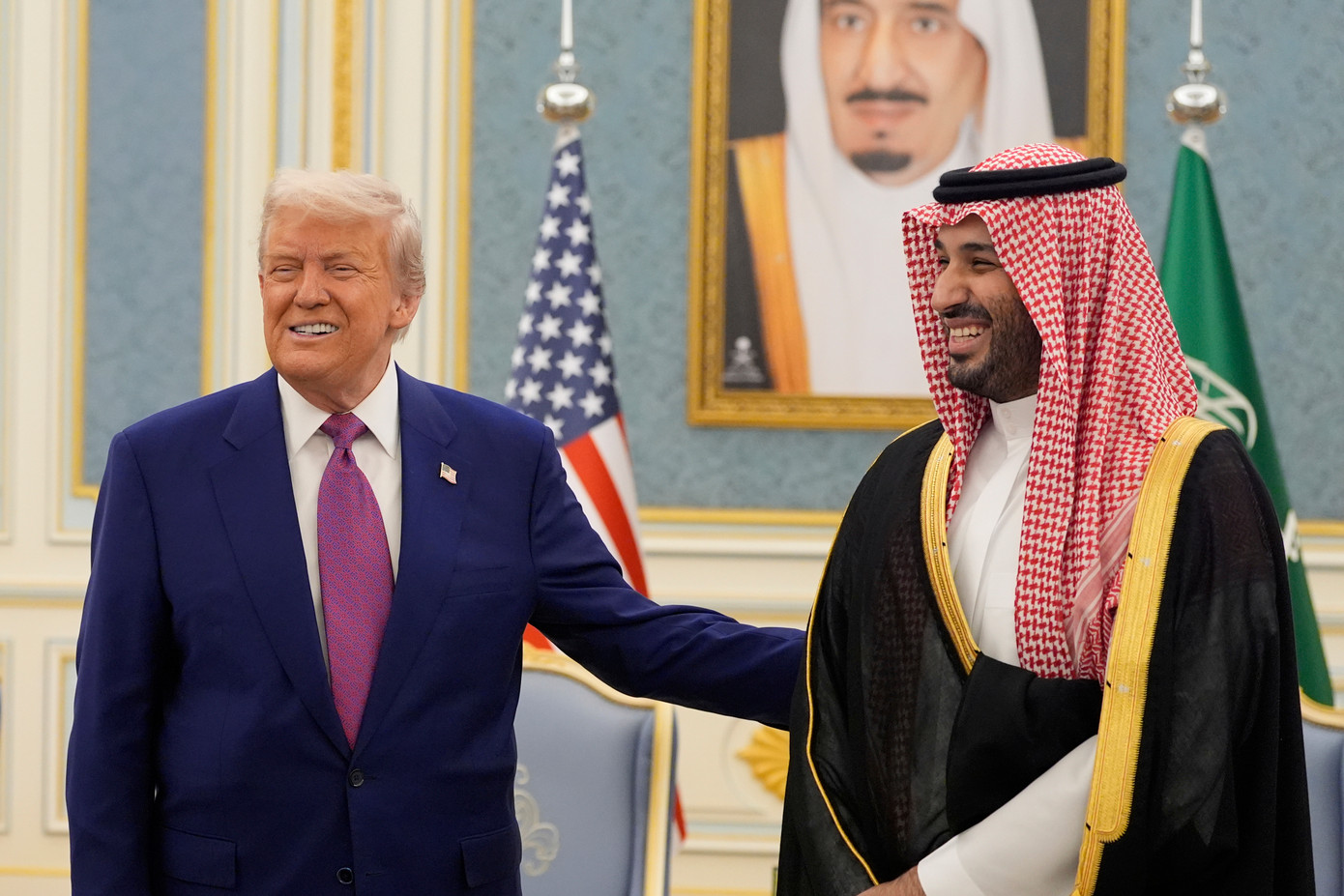 Tổng thống Mỹ Donald Trump và Thái tử Ả-rập Xê-út Mohammed bin Salman trong cuộc gặp ngày 13/5. (Ảnh: AP)