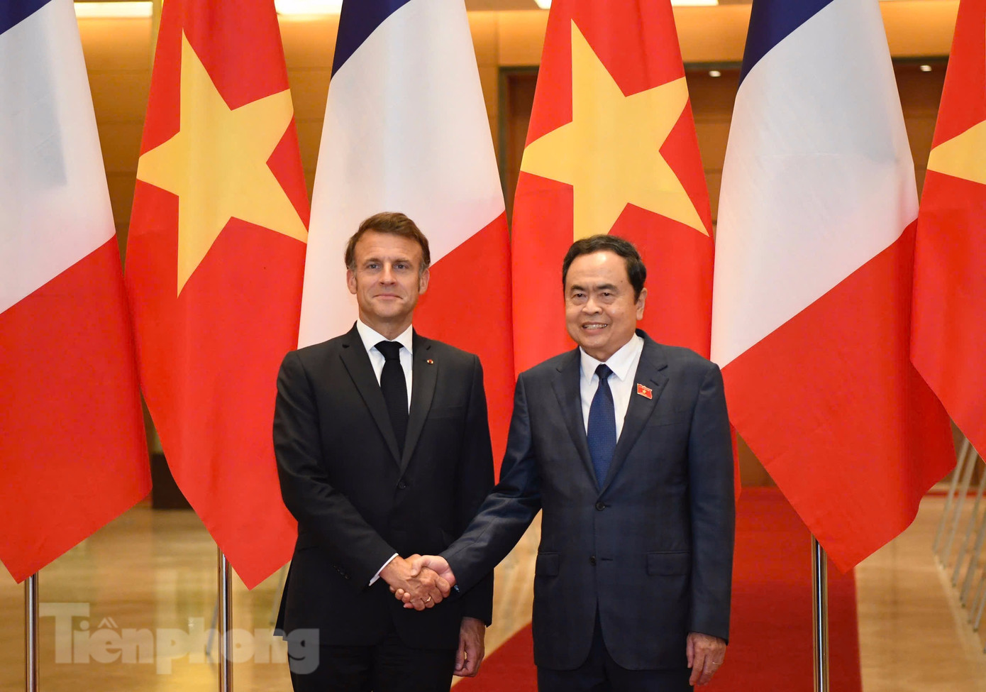 Tổng thống Pháp Emanuel Macron hội kiến Chủ tịch Quốc hội Trần Thanh Mẫn. Ảnh: Như Ý Tổng thống Pháp Emanuel Macron hội kiến Chủ tịch Quốc hội Trần Thanh Mẫn. Ảnh: Như Ý