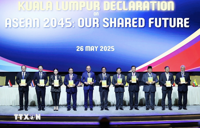 Thủ tướng Phạm Minh Chính cùng các nhà lãnh đạo ASEAN khác tại lễ ký tuyên bố. Ảnh: TTXVN