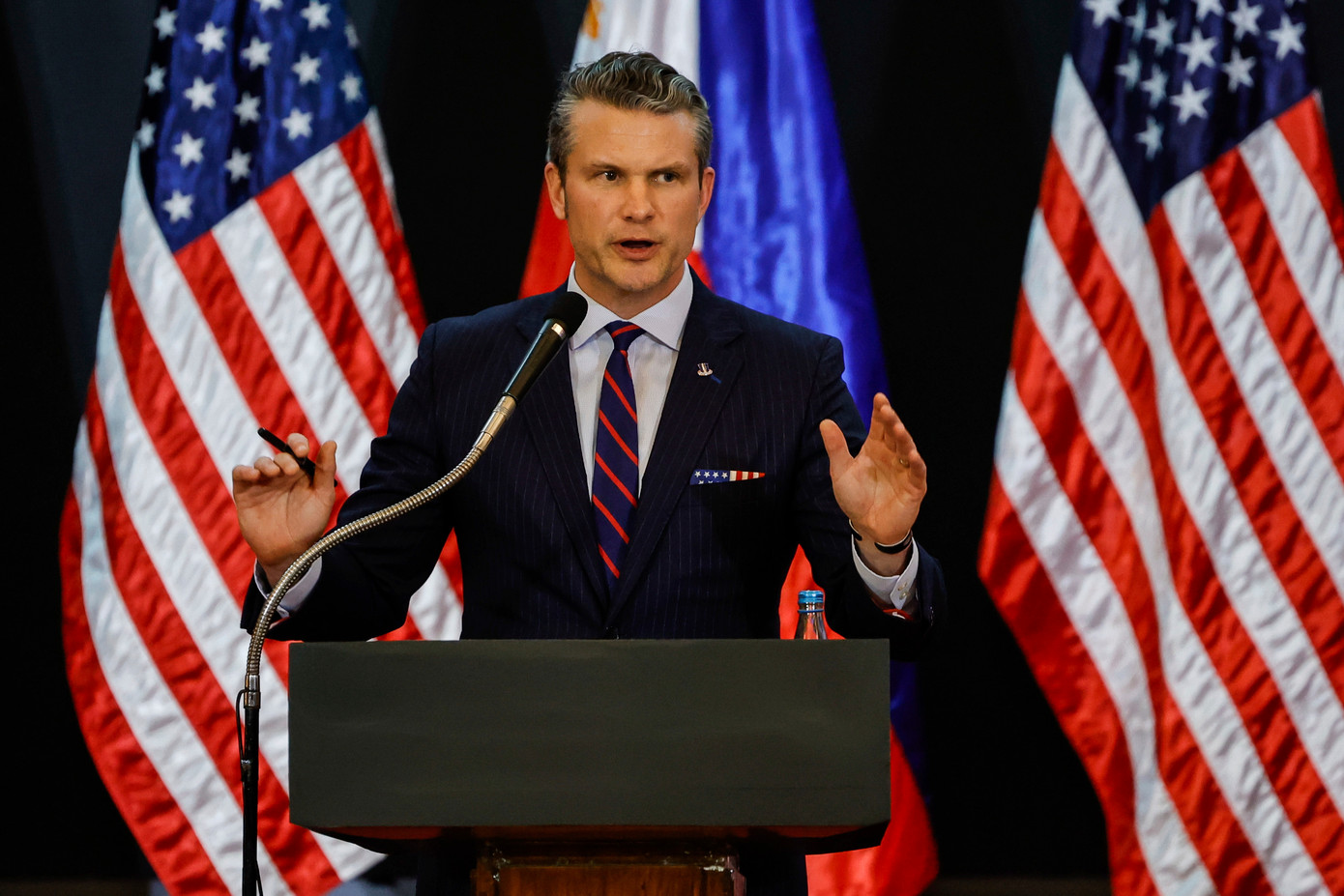 Bộ trưởng Quốc phòng Mỹ Pete Hegseth. (Ảnh: AP) Bộ trưởng Quốc phòng Mỹ Pete Hegseth. (Ảnh: AP)