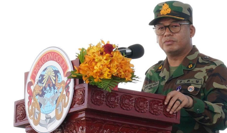 Phó Thủ tướng kiêm Bộ trưởng Bộ Quốc phòng Campuchia Tea Seiha phát biểu tại sự kiện ngày 28/5. (Ảnh: Khmer Times)