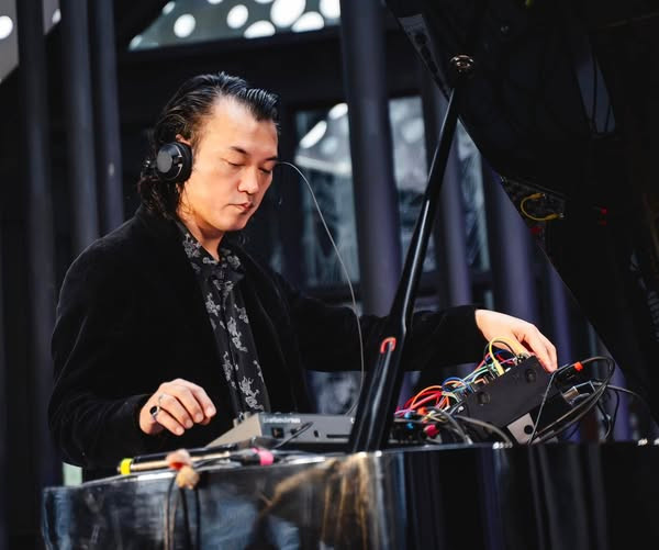 Nghệ sĩ Trí Minh. Ảnh: Phái đoàn EU Nghệ sĩ Trí Minh. Ảnh: Phái đoàn EU