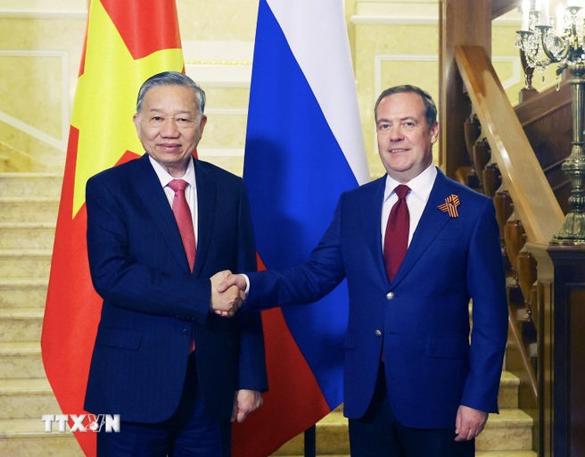 Tổng Bí thư Tô Lâm hội kiến Chủ tịch Đảng Nước Nga Thống nhất, Phó Chủ tịch Hội đồng An ninh Liên bang Nga Dmitry Medvedev. Ảnh: TTXVN Tổng Bí thư Tô Lâm hội kiến Chủ tịch Đảng Nước Nga Thống nhất, Phó Chủ tịch Hội đồng An ninh Liên bang Nga Dmitry Medvedev. Ảnh: TTXVN