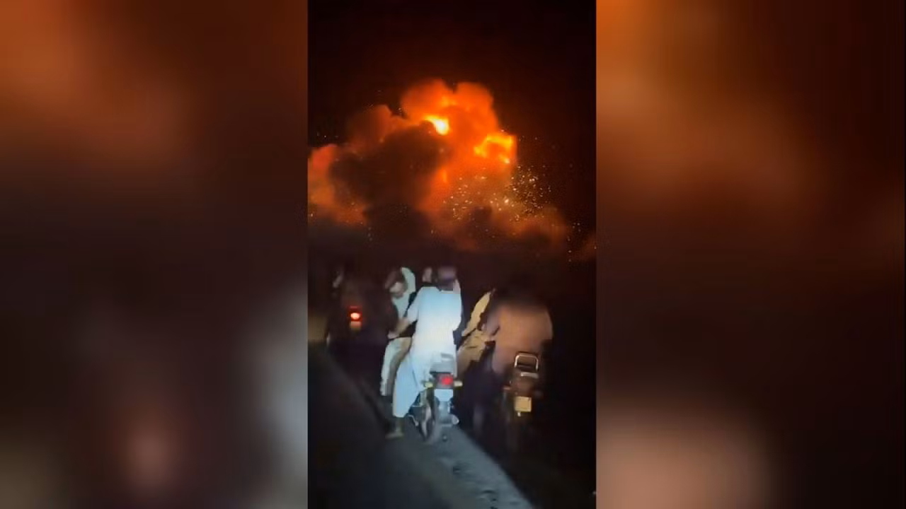 Hình ảnh trên mạng xã hội về vụ tấn công vào miền đông Pakistan, ngày 7/5.