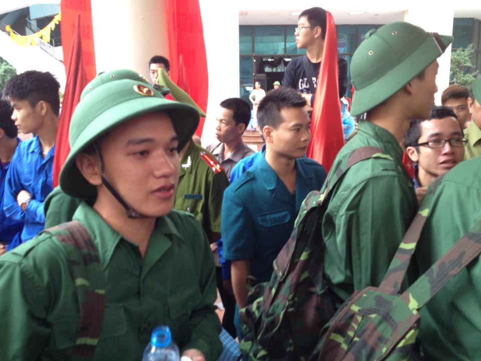 Tân binh xúc động phút chia tay. Tân binh xúc động phút chia tay