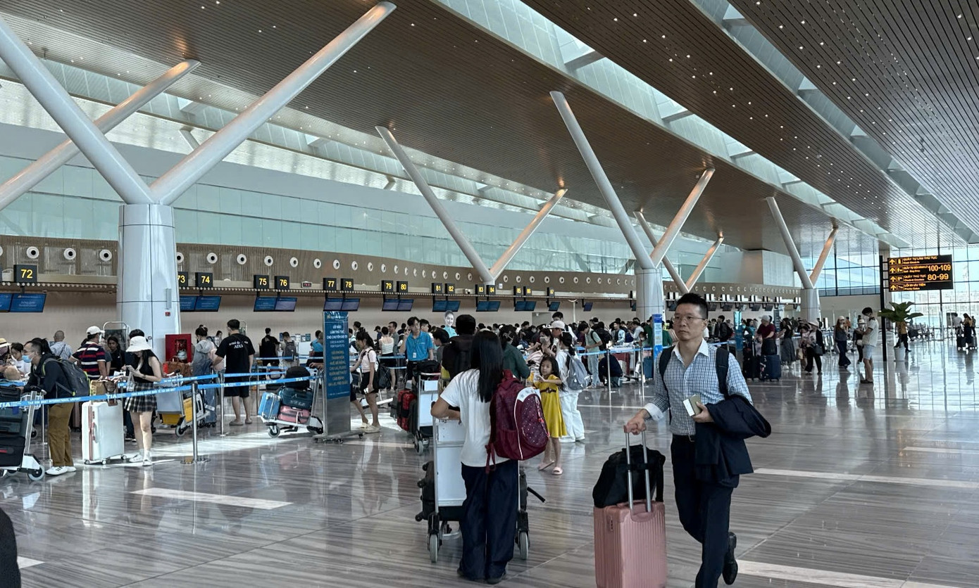 Hành khách tại nhà ga T3 - Cảng HKQT Tân Sơn Nhất. Ảnh: ACV