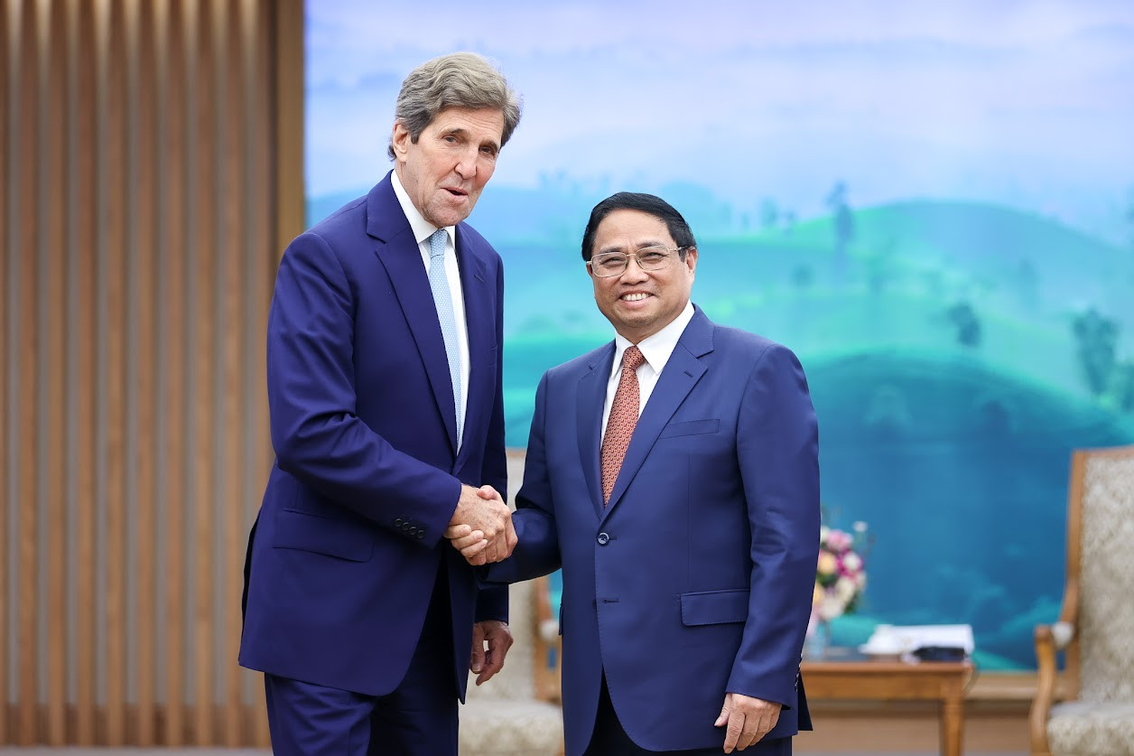 Thủ tướng Phạm Minh Chính tiếp Đặc phái viên khí hậu Mỹ John Kerry ngày 9/9. (Ảnh: Đoàn Bắc)