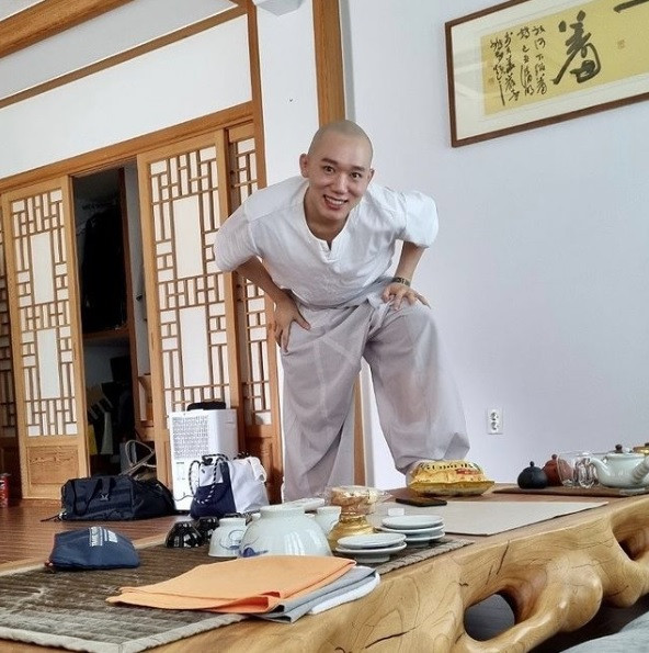 Một bức ảnh khác của nhà sư trẻ Beomjeong trên mạng xã hội. (Ảnh: Instagram) Một bức ảnh khác của nhà sư trẻ Beomjeong trên mạng xã hội. (Ảnh: Instagram)