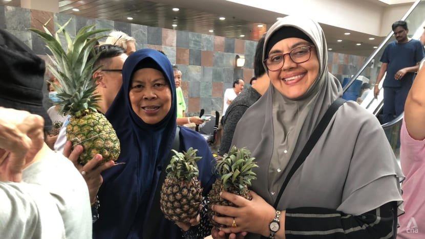 Trái dứa trong tiếng Phúc Kiến đồng nghĩa với từ "vận may đến". (Ảnh: CNA) Trái dứa trong tiếng Phúc Kiến đồng nghĩa với từ "vận may đến". (Ảnh: CNA)