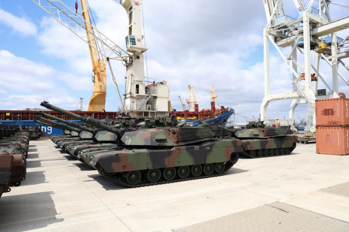 Xe tăng Abrams đã được đưa tới Ukraine.