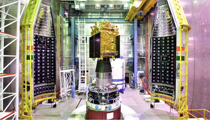 Tàu vũ trụ Aditya-L1 trước khi được phóng. (Ảnh: CNN)