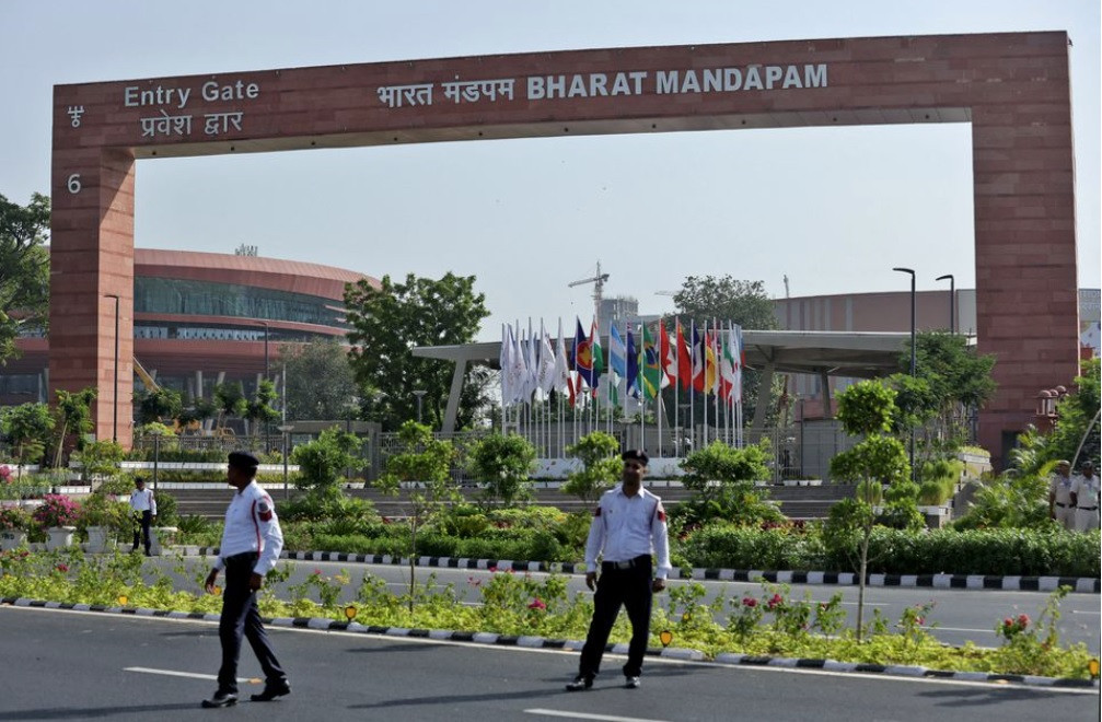 Tên Bharat trên cổng dẫn vào khu diễn ra Hội nghị thượng đỉnh G20 sắp tới. (Ảnh: Reuters) Tên Bharat trên cổng dẫn vào khu diễn ra Hội nghị thượng đỉnh G20 sắp tới. (Ảnh: Reuters)