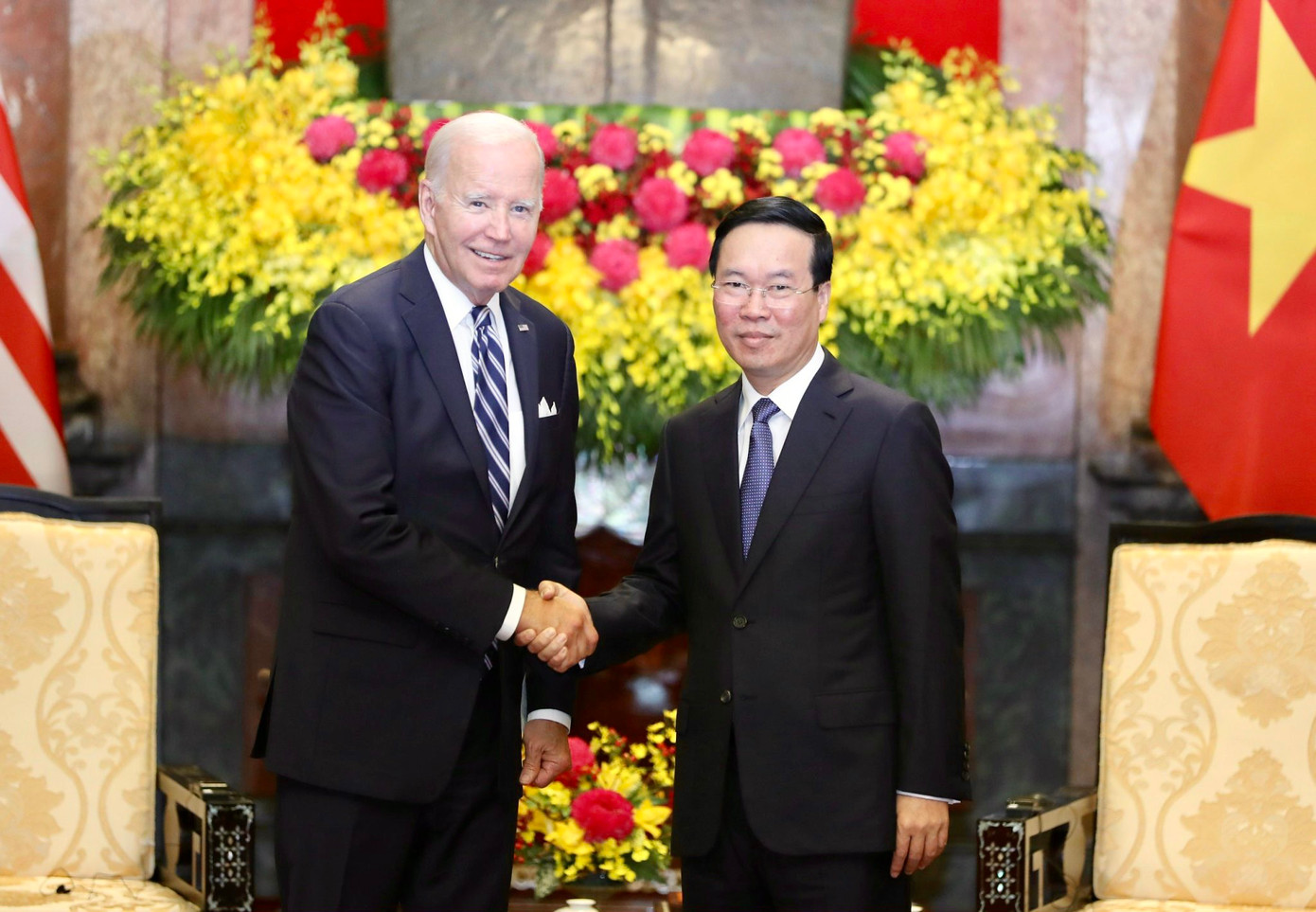 Chủ tịch nước Võ Văn Thưởng tiếp Tổng thống Mỹ Joe Biden. ̣Ảnh: Nhật Minh) Chủ tịch nước Võ Văn Thưởng tiếp Tổng thống Mỹ Joe Biden. ̣Ảnh: Nhật Minh)