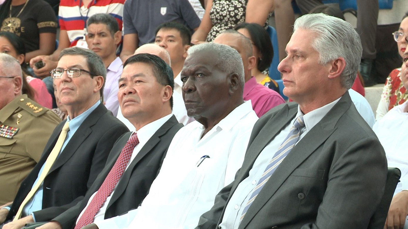 Các đồng chí lãnh đạo Cuba tham dự lễ kỷ niệm. (Ảnh: Mofa)