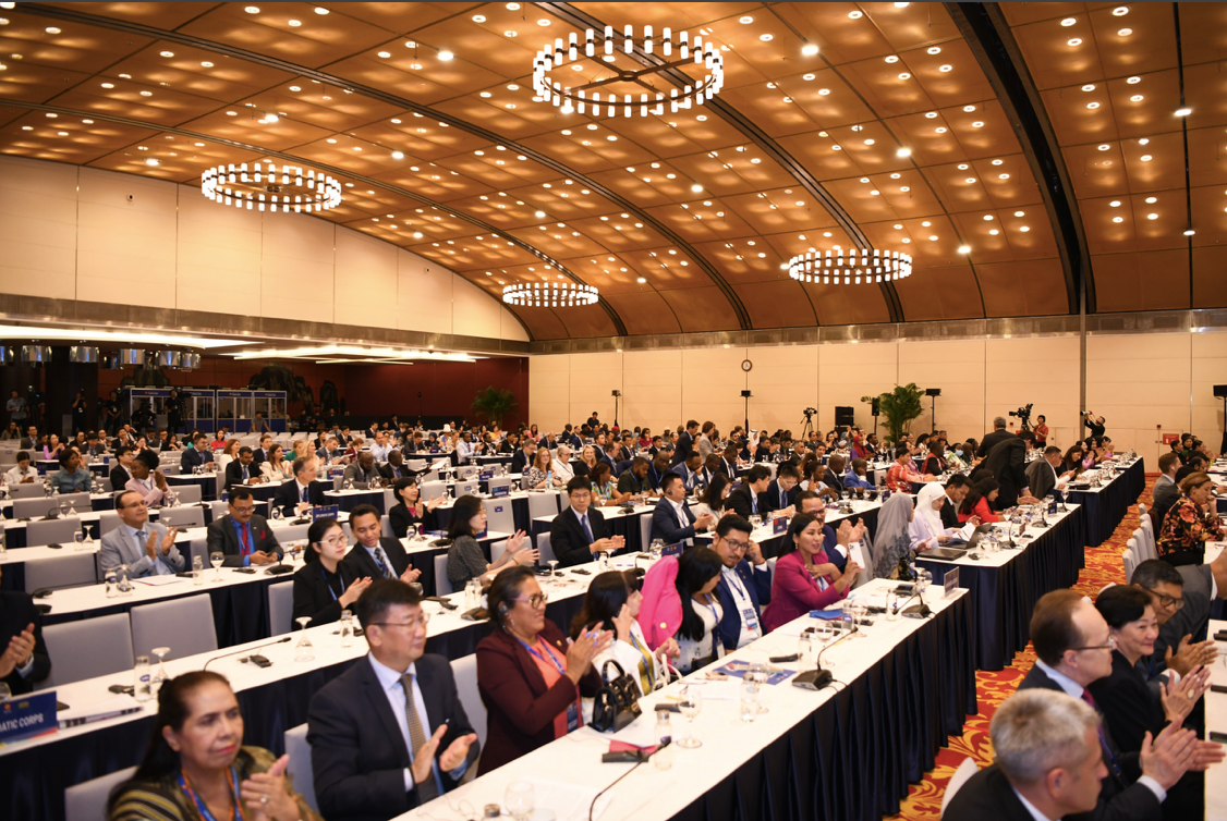 Các nghị sĩ đến từ hơn 60 quốc gia trên thế giới dự hội nghị của IPU tại Hà Nội. (Ảnh: Như Ý) Các nghị sĩ đến từ hơn 60 quốc gia trên thế giới dự hội nghị của IPU tại Hà Nội. (Ảnh: Như Ý)