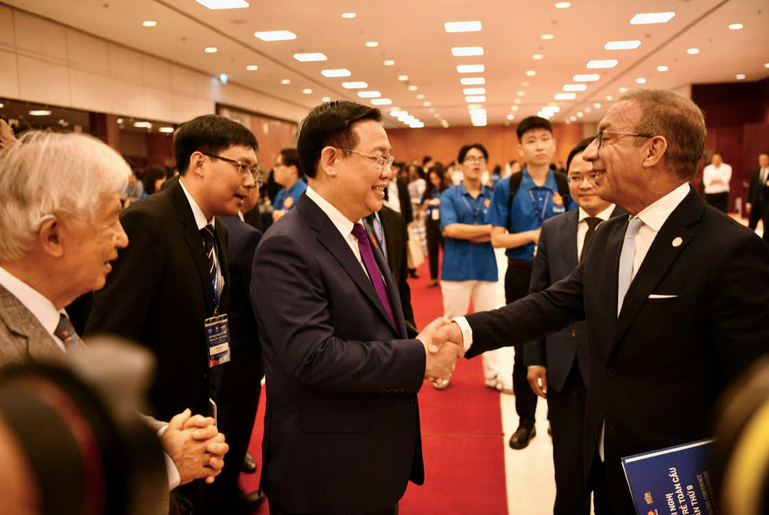 Chủ tịch Quốc hội Vương Đình Huệ và Chủ tịch IPU Duarte Pacheco bên lề hội nghị. (Ảnh: Như Ý) Chủ tịch Quốc hội Vương Đình Huệ và Chủ tịch IPU Duarte Pacheco bên lề hội nghị. (Ảnh: Như Ý)