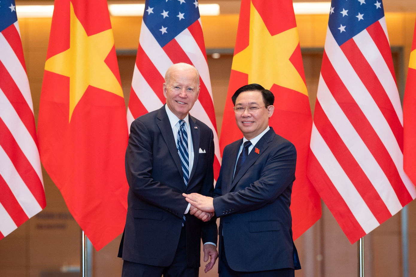 Chủ tịch Quốc hội Vương Đình Huệ và Tổng thống Mỹ Joe Biden trong cuộc gặp ngày 11/9. (Ảnh: Nhật Minh) Chủ tịch Quốc hội Vương Đình Huệ và Tổng thống Mỹ Joe Biden trong cuộc gặp ngày 11/9. (Ảnh: Nhật Minh)