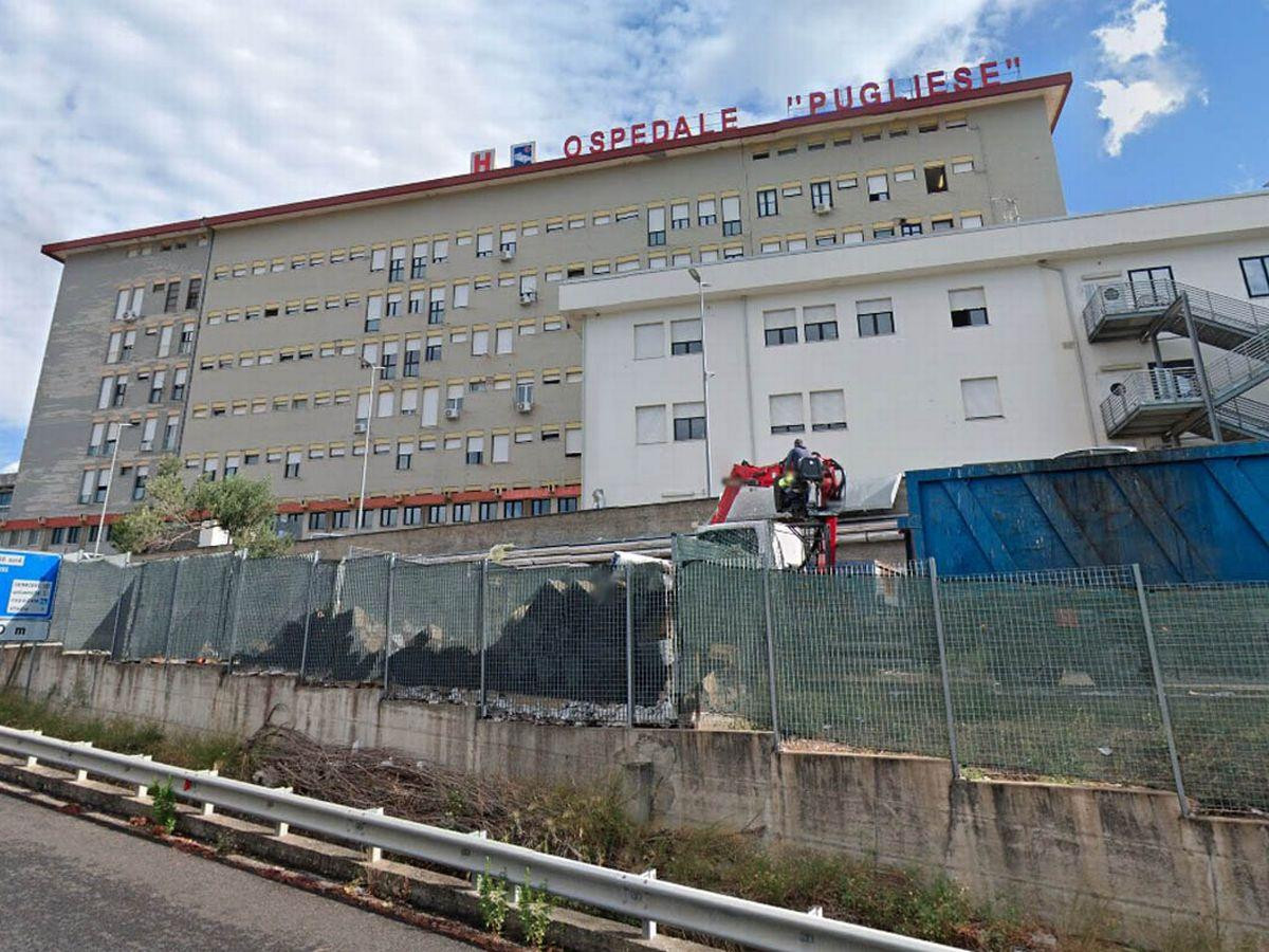 Cơ sở y tế nơi nam nhân viên nói trên "làm việc". Ảnh: Daily Star Cơ sở y tế nơi nam nhân viên nói trên "làm việc". Ảnh: Daily Star