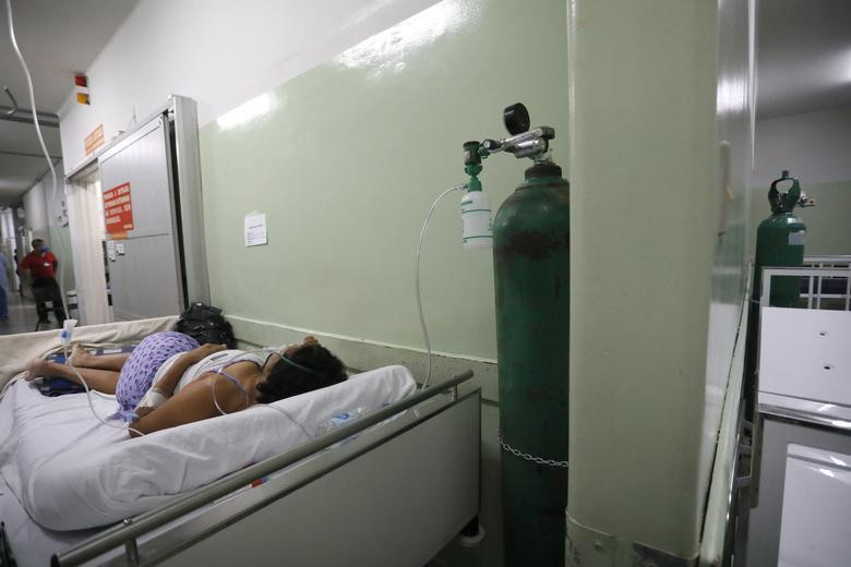 Các bệnh viện ở Brazil đang ở trong tình trạng quá tải. Ảnh: Reuters